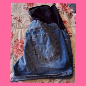 💐4/$10-Time and Tru Blue Denim Maternity Shorts with Black Waistband